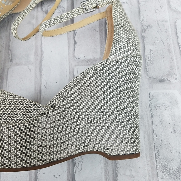 VINCE CAMUTO "Tatchen" Platform Wedge Sandals - Picture 6 of 12